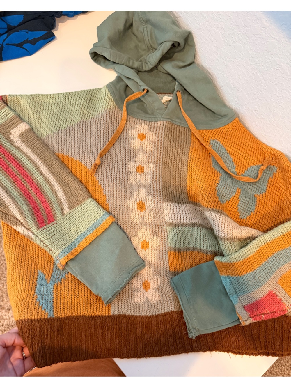 NATURAL LIFE Dreamer
Jacquard Hooded Sweater Floral Stripe Knit Sweater